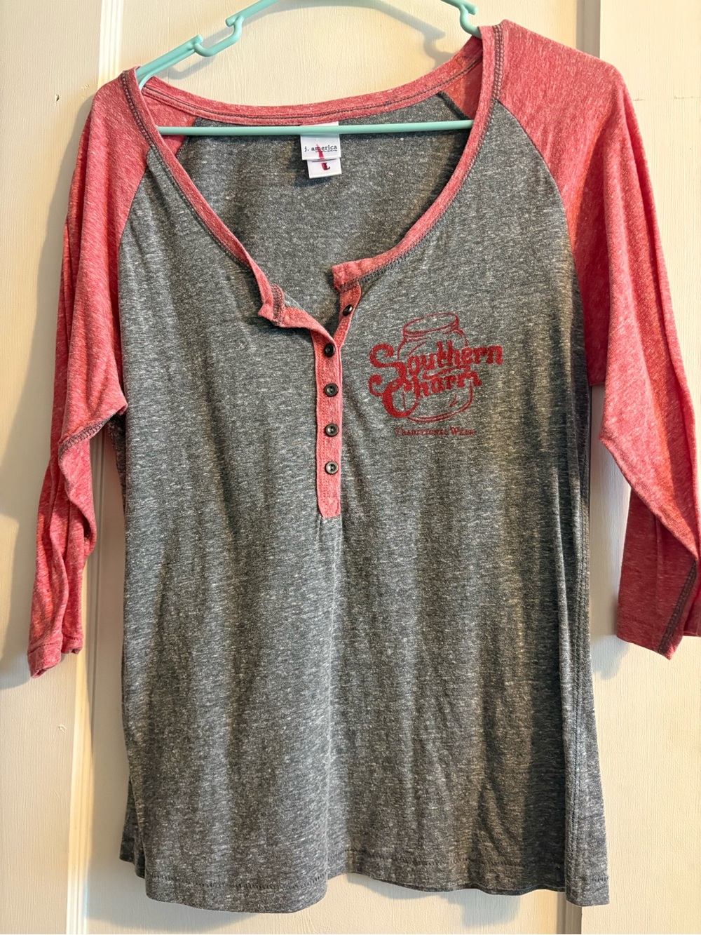 Southern Charm Women's Heather Gray & Red quarter length Sleeve Henley Tee